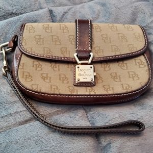 Vintage Dooney & Bourke wristlet